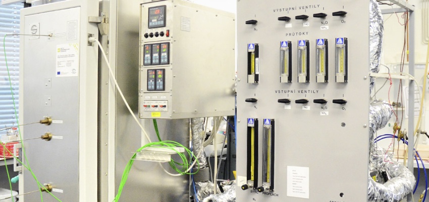 Purification of waste gas by catalytic processes