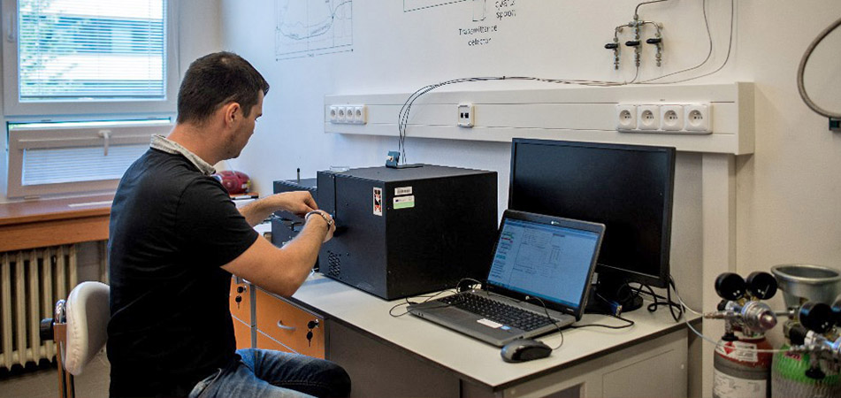 Carbon Analyser